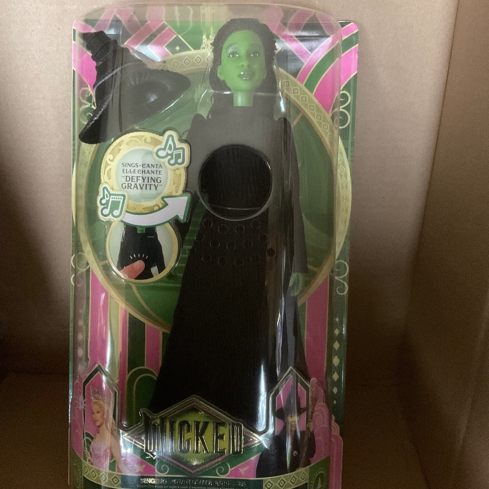 ERROR DOLL from WICKED  WITCH SINGING  ‘’ELPHABA  ‘ NEW   IN HAND